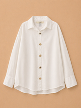 Cargar imagen en el visor de la galería, Camisa blanca botones dorados
