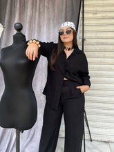 Cargar imagen en el visor de la galería, Set camisa &amp; pantalón negro
