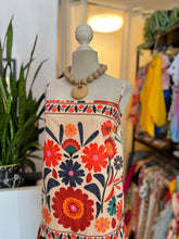 Cargar imagen en el visor de la galería, Vestido beige estampado
