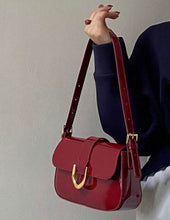 Cargar imagen en el visor de la galería, Bolso tipo charol rojo
