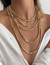 Cargar imagen en el visor de la galería, Collar capaz dorado
