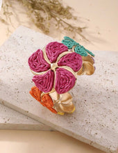 Cargar imagen en el visor de la galería, Brazalete flores colores
