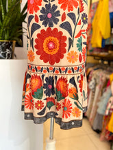 Cargar imagen en el visor de la galería, Vestido beige estampado
