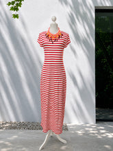 Cargar imagen en el visor de la galería, Vestido rayas rojo &amp; blanco
