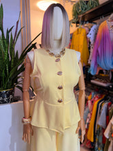Cargar imagen en el visor de la galería, Set blusa &amp; pantalón amarillo
