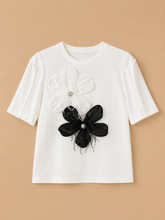 Cargar imagen en el visor de la galería, Playera blanca aplicación flores
