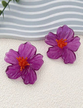 Cargar imagen en el visor de la galería, Aretes flores magenta
