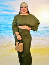 Cargar imagen en el visor de la galería, Set blusa &amp; falda verde

