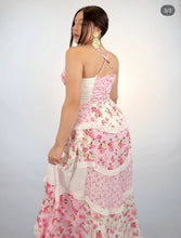 Cargar imagen en el visor de la galería, Maxi vestido floral rosa &amp; blanco

