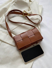 Cargar imagen en el visor de la galería, Bolso café herraje

