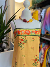 Cargar imagen en el visor de la galería, Vestido mostaza floral

