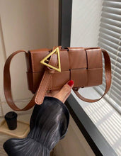 Cargar imagen en el visor de la galería, Bolso café herraje
