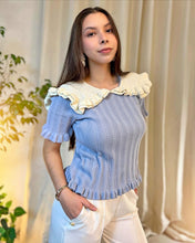 Cargar imagen en el visor de la galería, Blusa azul Maxi cuello
