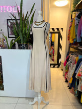 Cargar imagen en el visor de la galería, Vestido lino beige líneas negro
