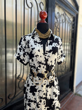 Cargar imagen en el visor de la galería, Vestido print vaca
