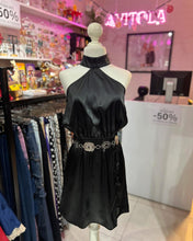 Cargar imagen en el visor de la galería, Vestido halter satén negro
