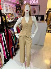 Cargar imagen en el visor de la galería, Set top halter &amp; pantalón beige
