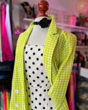 Cargar imagen en el visor de la galería, Blazer cuadros verde con blanco
