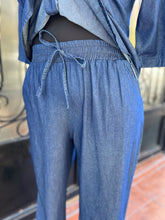 Cargar imagen en el visor de la galería, Set camisa &amp; pantalón denim
