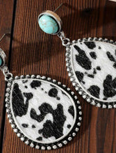 Cargar imagen en el visor de la galería, Aretes estampados vaca
