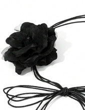 Cargar imagen en el visor de la galería, Cinturón flor negra
