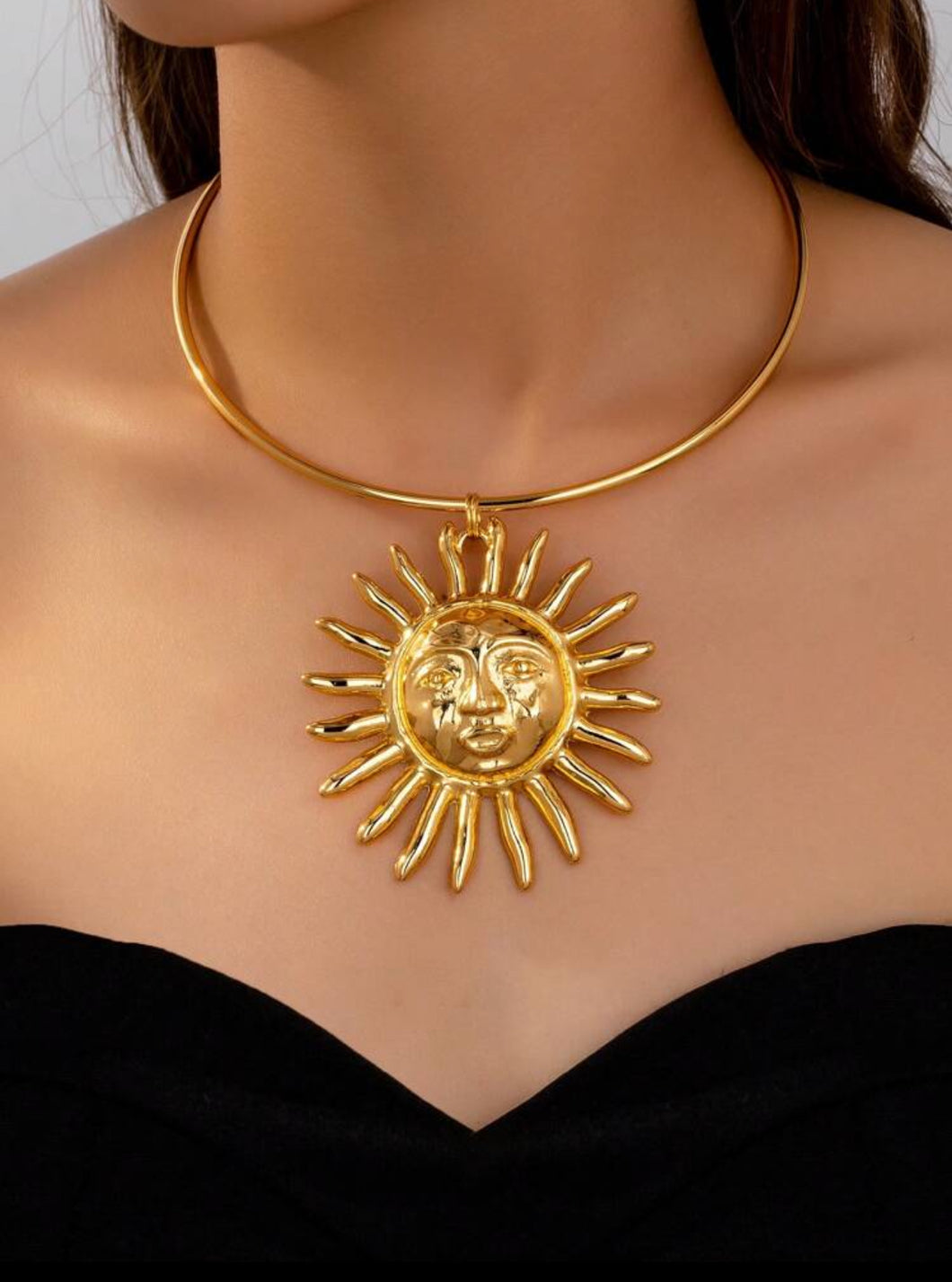 Gargantilla sol dorado