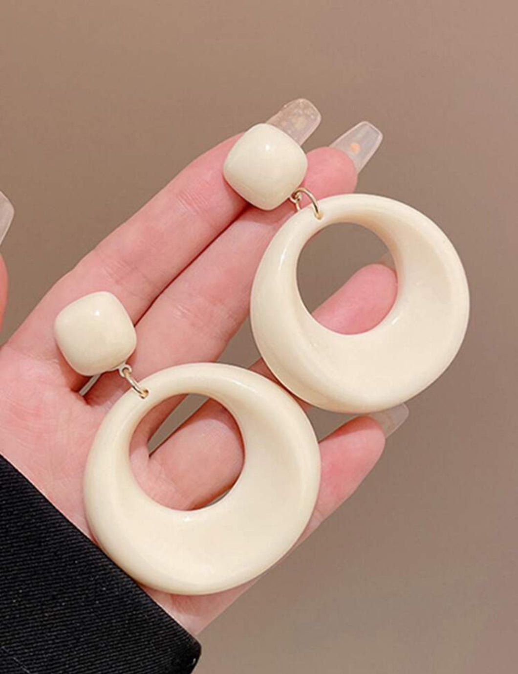 Aretes cirulos blancos