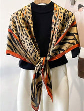 Cargar imagen en el visor de la galería, Pashmina animal print

