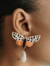 Cargar imagen en el visor de la galería, Aretes mariposas
