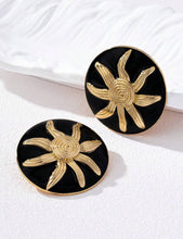 Cargar imagen en el visor de la galería, Aretes botones negros soles
