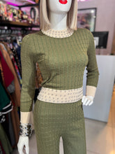 Cargar imagen en el visor de la galería, Set blusa &amp; pantalón pistache
