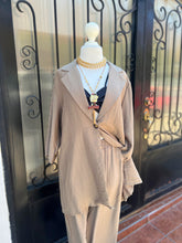 Cargar imagen en el visor de la galería, Set blazer ligero &amp; pantalón
