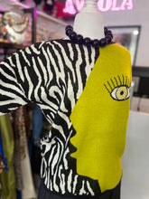 Cargar imagen en el visor de la galería, Sueter rostro zebra
