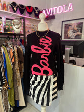 Cargar imagen en el visor de la galería, Sueter negro barbie

