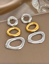 Cargar imagen en el visor de la galería, Aretes colgantes dorado con plateado
