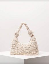 Cargar imagen en el visor de la galería, Bolso encaje beige
