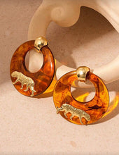 Cargar imagen en el visor de la galería, Aretes círculos carey leopardo
