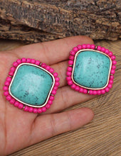 Cargar imagen en el visor de la galería, Aretes cuadros azul con rosa
