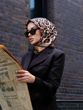 Cargar imagen en el visor de la galería, Pashmina animal print
