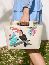 Cargar imagen en el visor de la galería, Bolso bordado tucan
