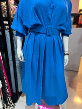Cargar imagen en el visor de la galería, Vestido azul con cinturón
