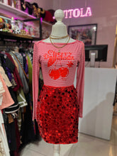 Cargar imagen en el visor de la galería, Blusa a rayas roja cherry
