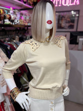 Cargar imagen en el visor de la galería, Blusa hilo beige con moños
