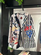 Cargar imagen en el visor de la galería, Blazer estampado Mickey
