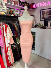 Cargar imagen en el visor de la galería, Vestido midi straple rosa pastel
