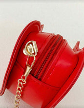Cargar imagen en el visor de la galería, Crossbody mini corazón rojo
