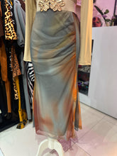 Cargar imagen en el visor de la galería, Falda mesh gris deslavado
