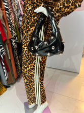 Cargar imagen en el visor de la galería, Set camisa &amp; pantalón leopardo
