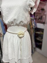 Cargar imagen en el visor de la galería, Vestido blanco manga olan

