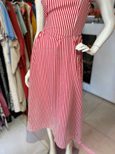 Cargar imagen en el visor de la galería, Vestido rayas rojo con blanco
